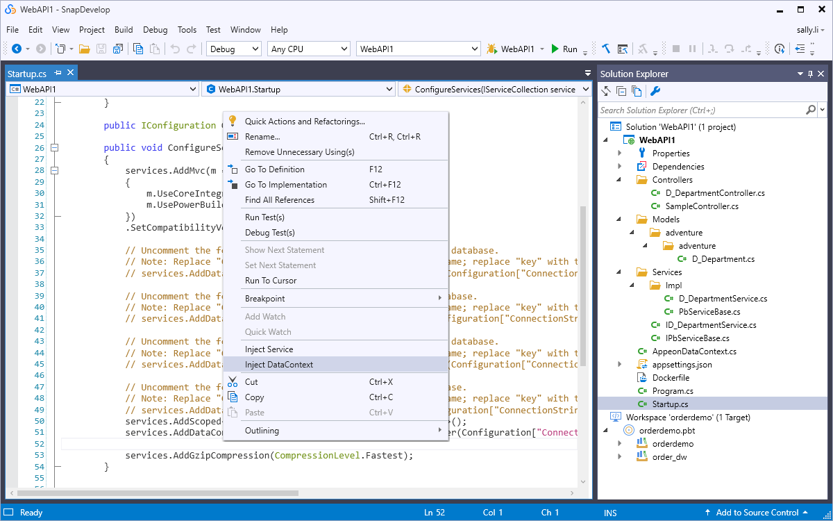 Crea e inyecta el DataContext